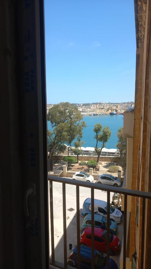 Door Nine -Townhouse With Harbour Views Villa Il-Furjana Exterior photo